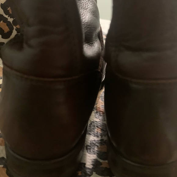 FRYE BURGUNDY BROWN BOOTS. - Picture 6 of 6